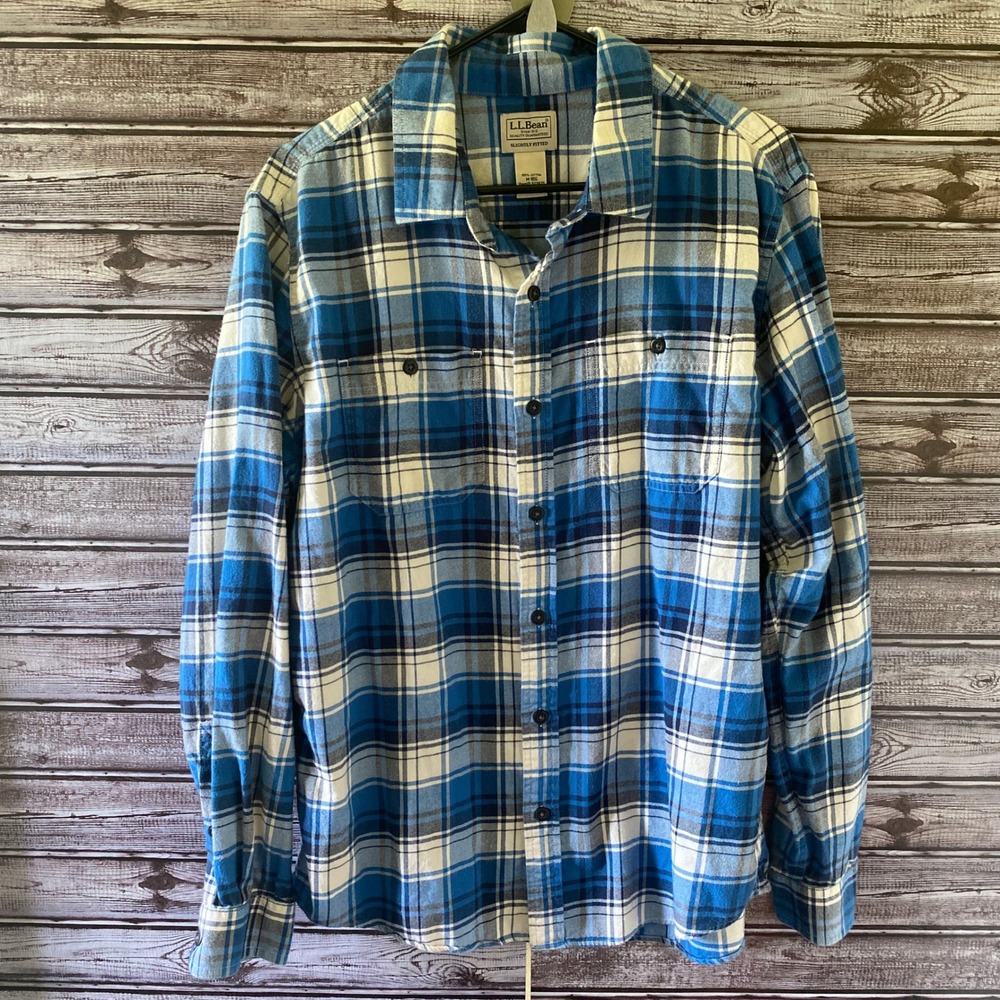 LL Bean Men's Slightly Fitted Long-Sleeved Button-Down Shirt Sz M Flannel Plaid